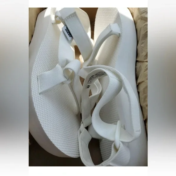 NIB Teva Women's Original Universal Hiking WHITE Sandals size 11 - Picture 3 of 4